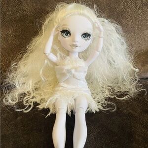 High Shadow High Fashion
Doll - Natasha Zima